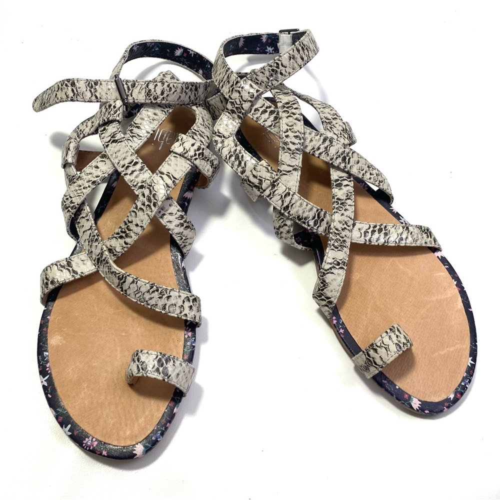 Cabi Snake Print Ankle Wrap Gladiator Womens Sandals 7 M Ring Toe Flat